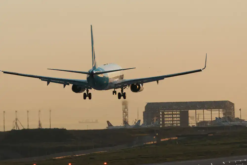Aircraft on final approach to runway
